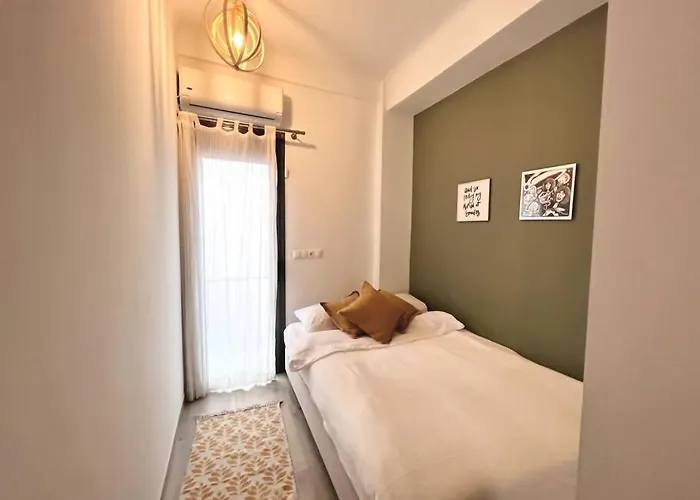 Peaceful 3 Bedroom Apartment In Athens Center