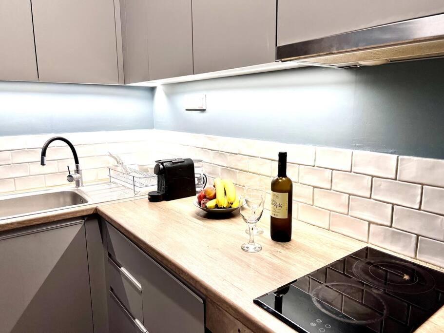 Peaceful 3 Bedroom In Center Apartment *