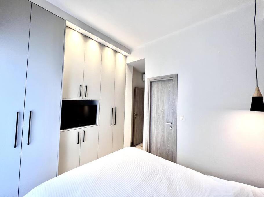 Peaceful 3 Bedroom In Center Apartment